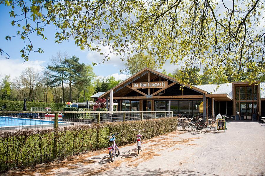 Foto van de voorkant van een vakantiepark